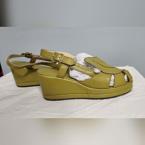 Re-Mix Classic Vintage Footwear, size 6, 1930 European wedge style, leaf motif.